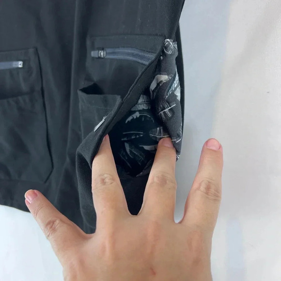 FIGS Black with Palm Leaves Scrubs Zipper Pockets Size S - Picture 4 of 7